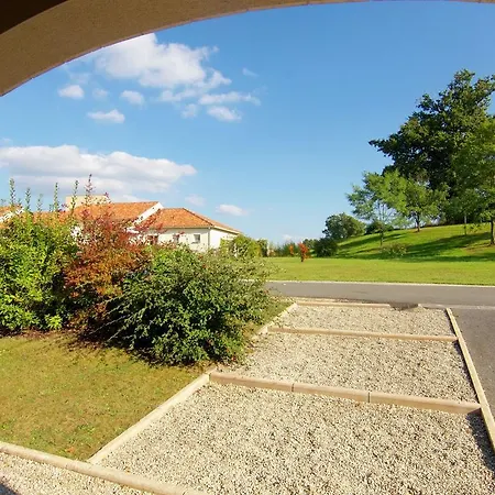 Villa Charming In Rouz De With Private Garden